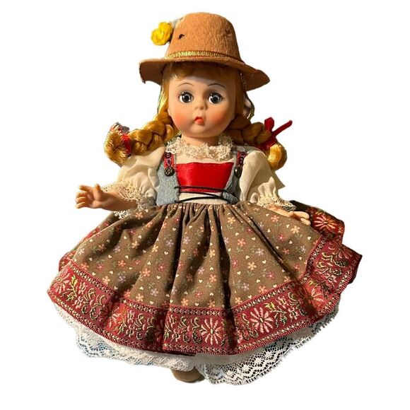 Madame Alexander Austria Doll #532 with Box - Picture 4 of 13